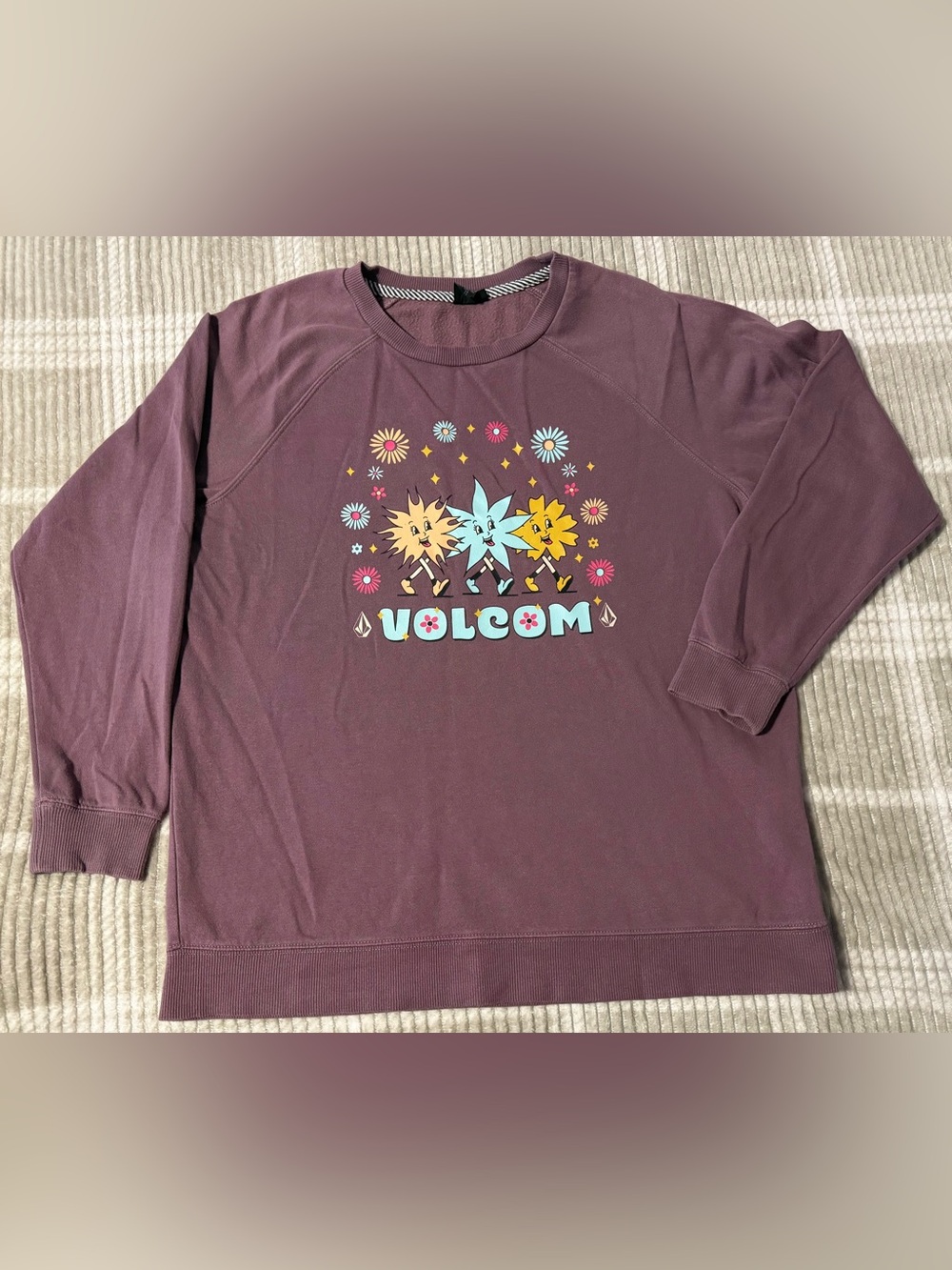 ✨Volcom Sweater✨
